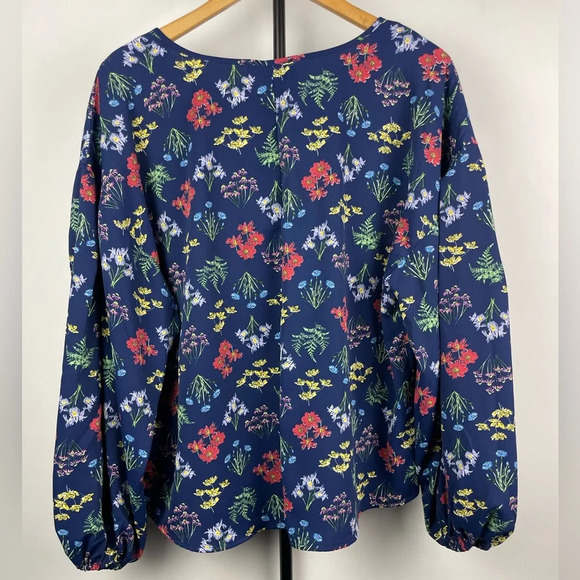 ELOQUII‎ Elements Blue Floral Long Balloon Sleeve Blouse - Picture 9 of 9